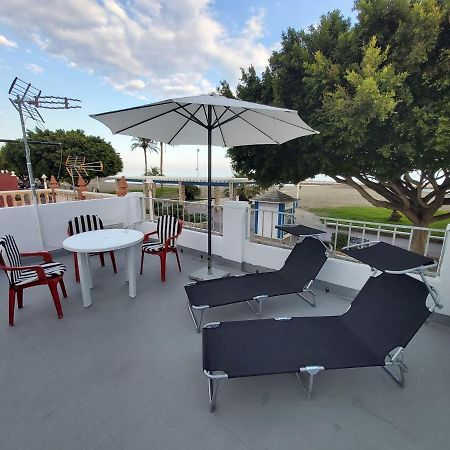 Beachfront House Малага Екстериор снимка
