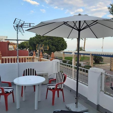 Beachfront House Малага Екстериор снимка